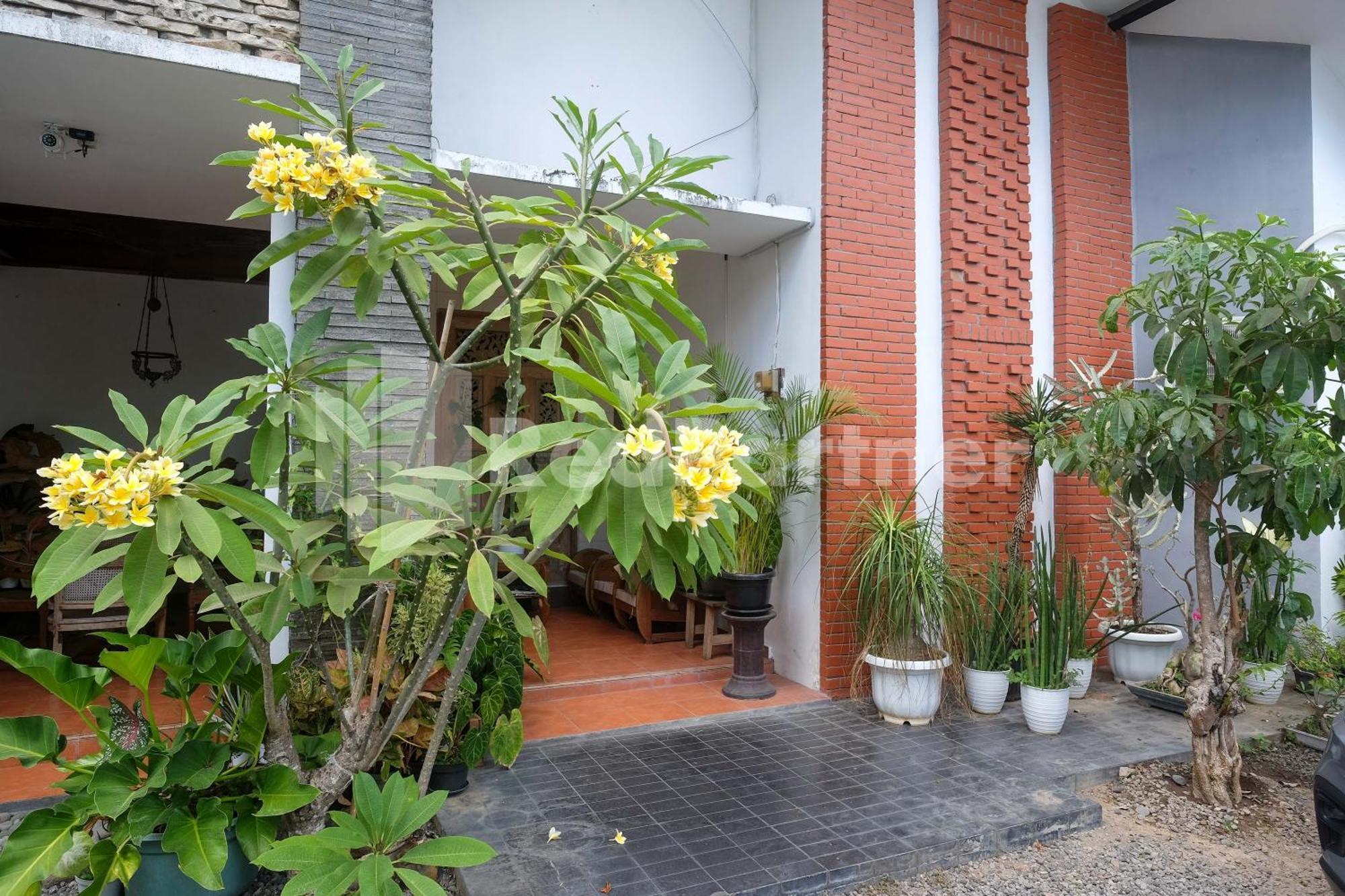 Ndliman House Near Ugm Jogja Mitra Reddoorz Kejayan Exterior foto